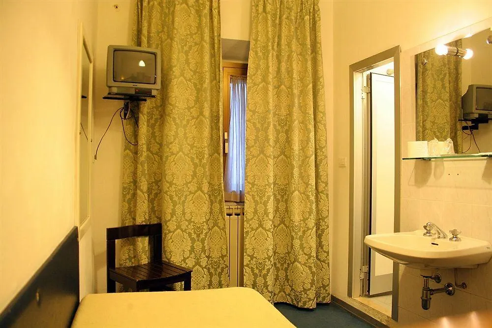 Hotel Romagna Florence 2*,